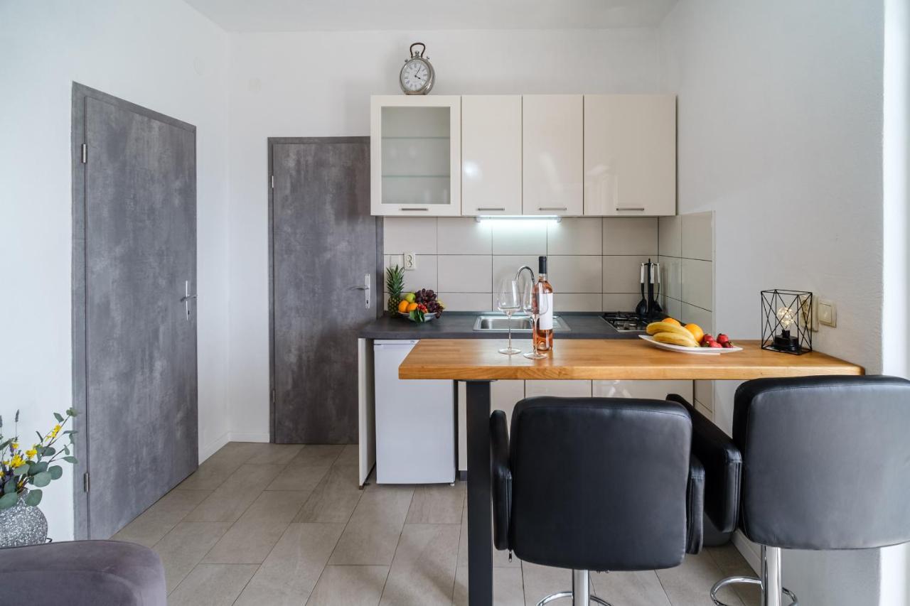 Rooms Plaza Divuje Murvica  Exterior photo