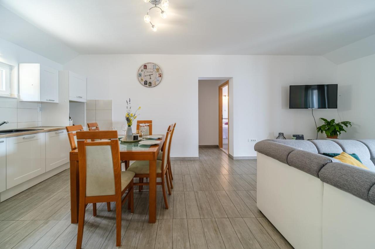 Rooms Plaza Divuje Murvica  Exterior photo